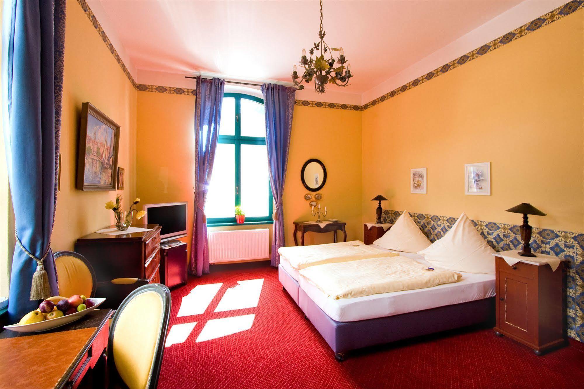 Hotel Zur Henne Naumburg  Exterior photo